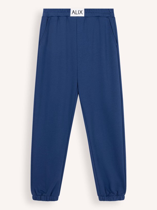 Ontdek de Katoenmix logo joggingsbroek van Alix The Label in de kleur Donkerblauw bij Orangebag. Op werkdagen voor 21:45 besteld, morgen in huis.