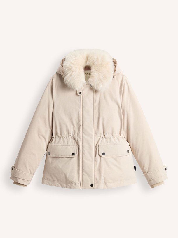 Ontdek de Arctic katoenmix gewatteerde parka van Woolrich in de kleur beige bij Orangebag. Op werkdagen voor 21:45 besteld, morgen in huis.