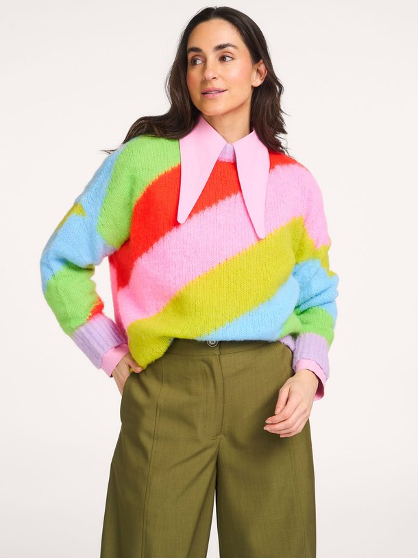 Ontdek de Jolor alpacamix gestreepte trui van Essentiel Antwerp in de kleur Roze bij Orangebag. Op werkdagen voor 21:45 besteld, morgen in huis.