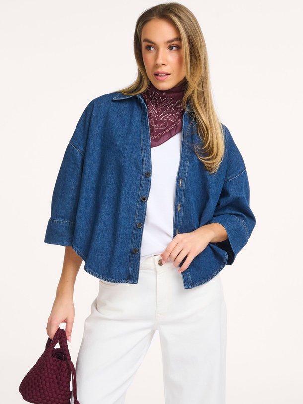 Ontdek de Denim blouse van Summum in de kleur Blauw bij Orangebag. Op werkdagen voor 21:45 besteld, morgen in huis.