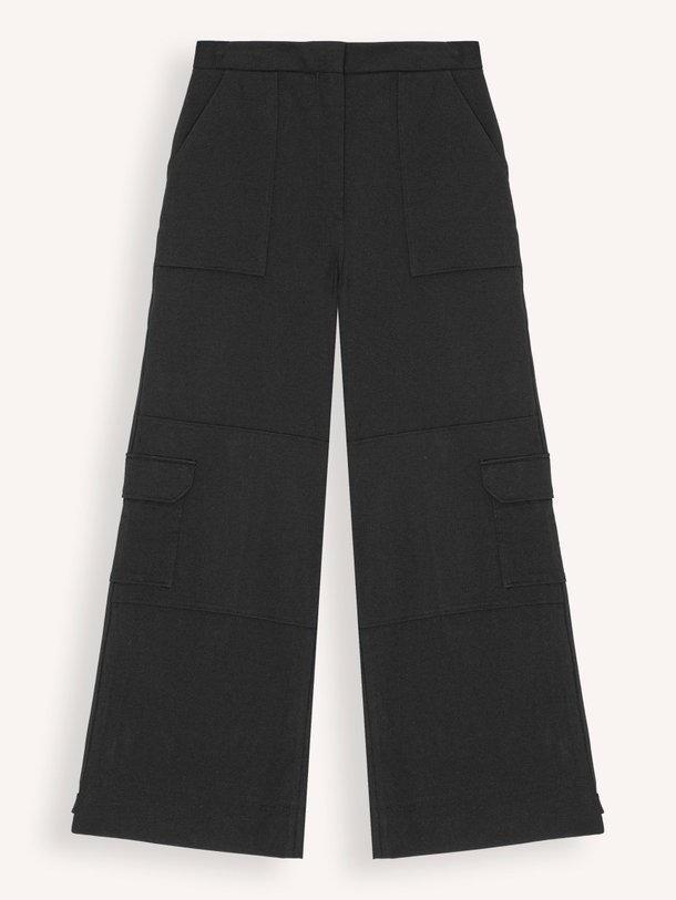 Ontdek de Katoenmix cargo broek van Ganni in de kleur zwart bij Orangebag. Op werkdagen voor 21:45 besteld, morgen in huis.