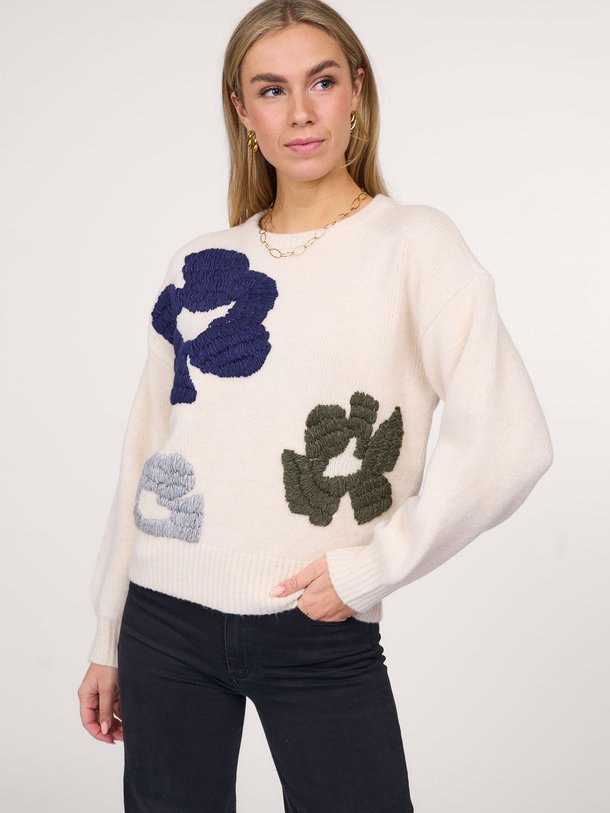 Ontdek de Nour Flower wolmix trui met borduursel van Studio Anneloes in de kleur off-white bij Orangebag. Op werkdagen voor 21:45 besteld, morgen in huis.