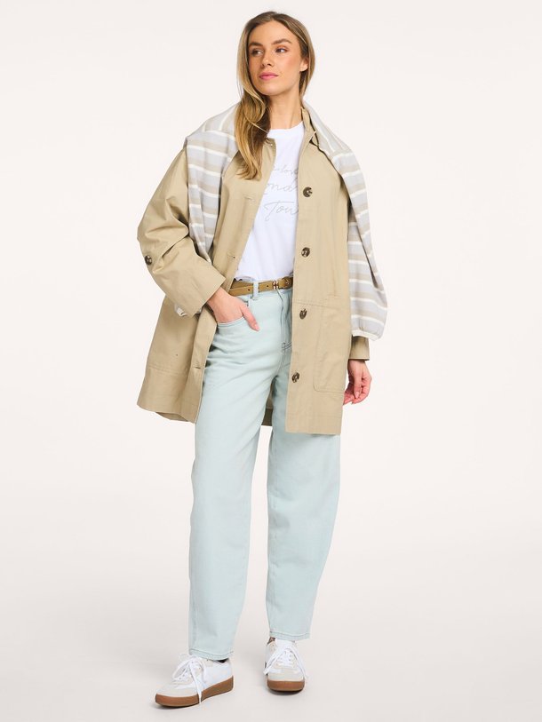 Ontdek de Katoenen trenchcoat van Yaya in de kleur Zand bij Orangebag. Op werkdagen voor 21:45 besteld, morgen in huis.