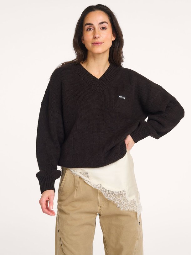 Ontdek de Brandina cashmere/wolmix trui van Rotate Birger Christensen in de kleur Donkerbruin bij Orangebag. Op werkdagen voor 21:45 besteld, morgen in huis.