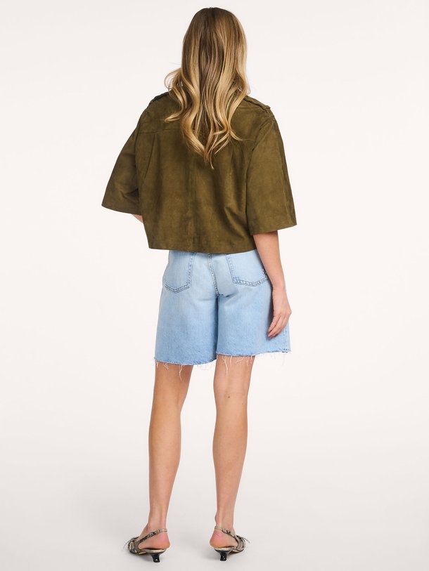 Ontdek de Lea denim bermuda short van Icon Denim in de kleur Lichtblauw bij Orangebag. Op werkdagen voor 21:45 besteld, morgen in huis.