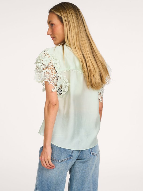 Ontdek de CMMOLLY-SHIRT van Copenhagen Muse bij Orangebag. Op werkdagen voor 21:45 besteld, morgen in huis.