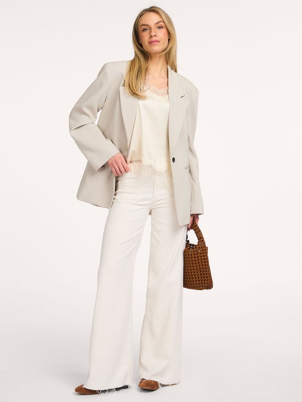 Ontdek de Patch Pocket Twister high waist loose fit jeans van Mother in de kleur Off-white bij Orangebag. Op werkdagen voor 21:45 besteld, morgen in huis.