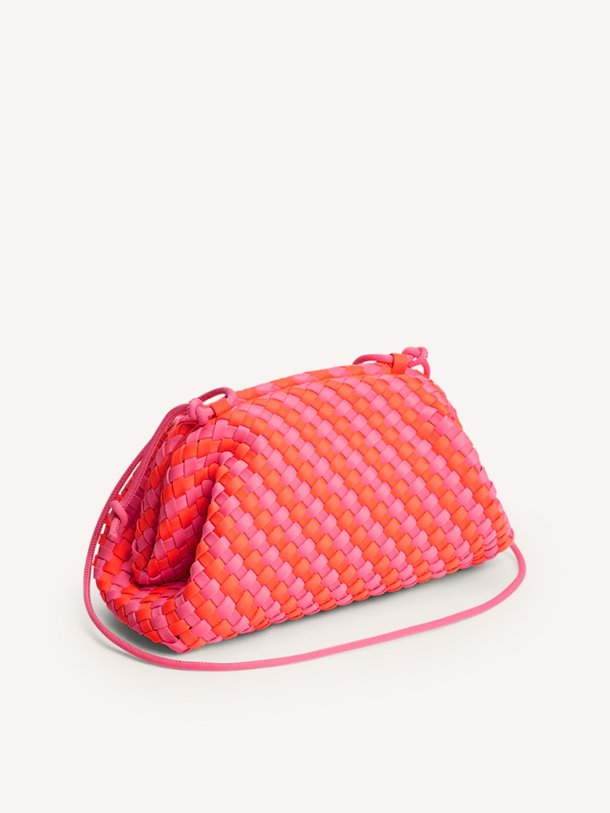 Ontdek de Gevlochten pouch van Marrea in de kleur Roze bij Orangebag. Op werkdagen voor 21:45 besteld, morgen in huis.