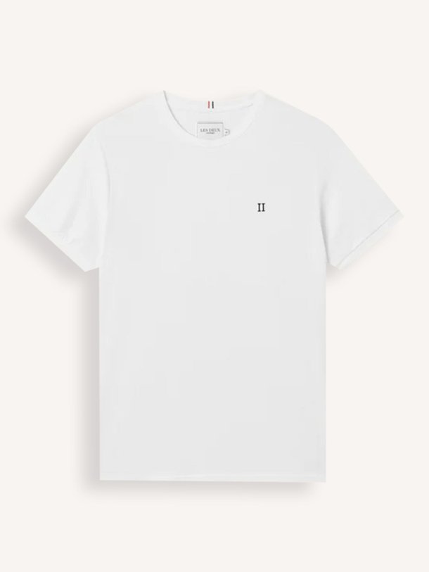 Ontdek de Katoenen piqué T-shirt met logo van Les Deux in de kleur wit bij Orangebag. Op werkdagen voor 21:45 besteld, morgen in huis.