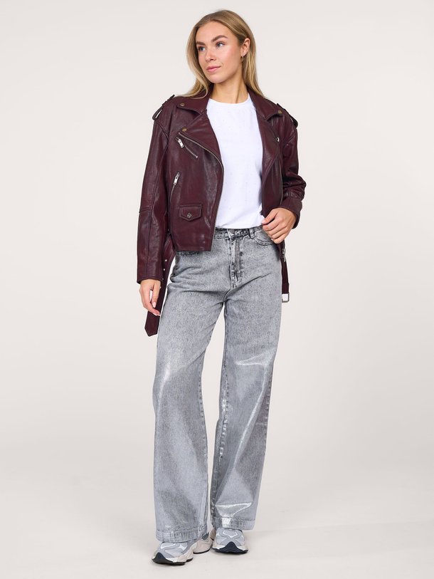 Ontdek de Melody high waist loose fit coated jeans van Freebird in de kleur grijs bij Orangebag. Op werkdagen voor 21:45 besteld, morgen in huis.