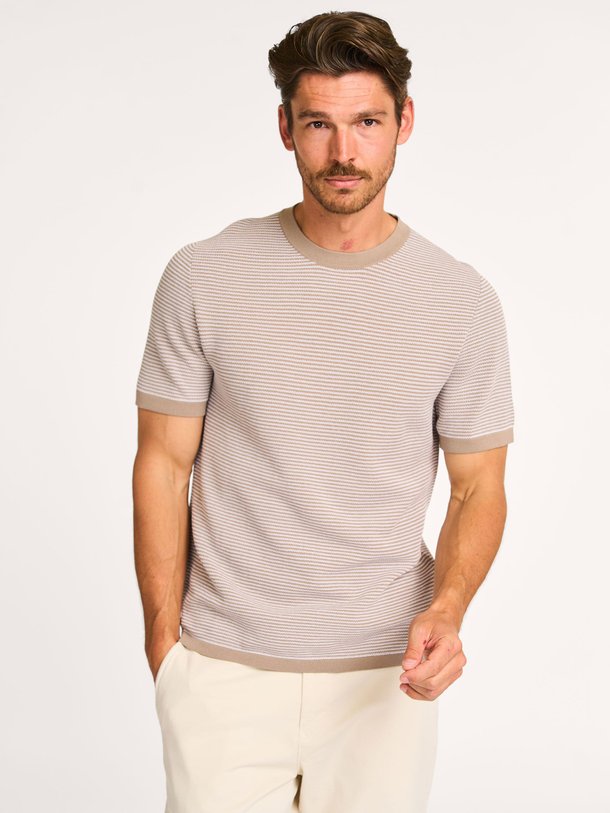 Ontdek de Valentin katoenmix gestreept T-shirt van Drykorn in de kleur beige bij Orangebag. Op werkdagen voor 21:45 besteld, morgen in huis.