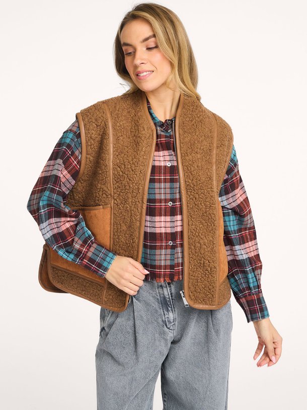 Ontdek de Jinas wolmix teddy gilet van Bellerose in de kleur Bruin bij Orangebag. Op werkdagen voor 21:45 besteld, morgen in huis.