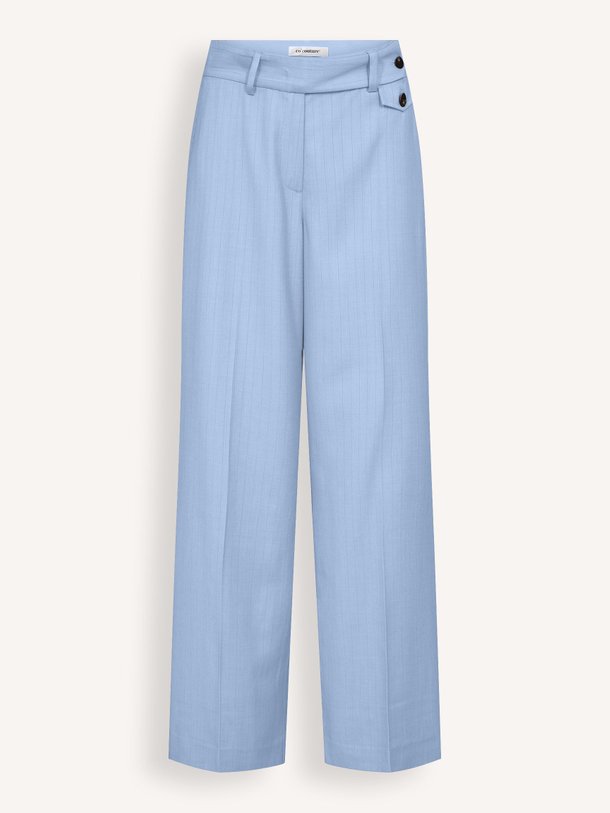 Ontdek de Kiana viscosemix krijtstreep broek van Co'Couture in de kleur Blauw bij Orangebag. Op werkdagen voor 21:45 besteld, morgen in huis.