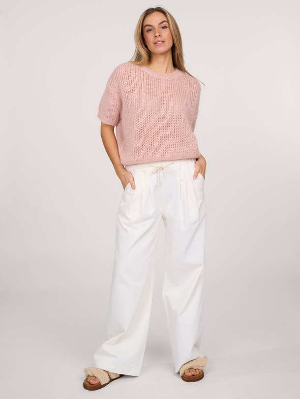 Ontdek de Jaxx katoenen wide leg broek van By-Bar in de kleur off-white bij Orangebag. Op werkdagen voor 21:45 besteld, morgen in huis.