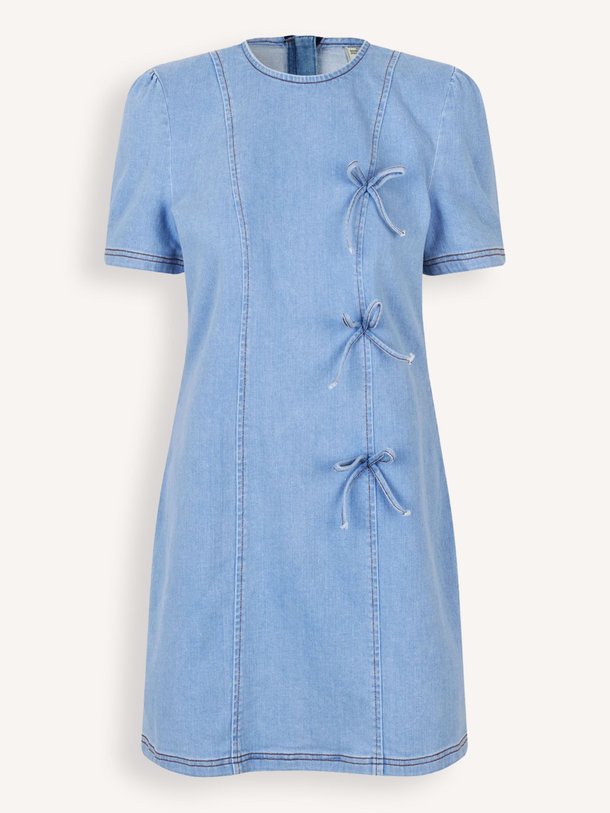 Ontdek de Amali denim jurk van Baum und Pferdgarten in de kleur blauw bij Orangebag. Op werkdagen voor 21:45 besteld, morgen in huis.