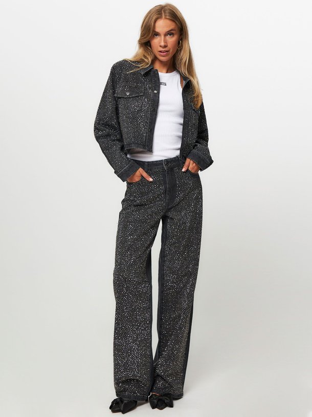 Ontdek de Zorah high waist wide leg jeans met studs van Gestuz in de kleur donkergrijs bij Orangebag. Op werkdagen voor 21:45 besteld, morgen in huis.