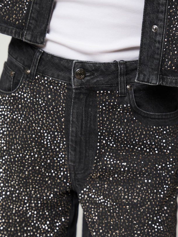 Ontdek de Zorah high waist wide leg jeans met studs van Gestuz in de kleur donkergrijs bij Orangebag. Op werkdagen voor 21:45 besteld, morgen in huis.