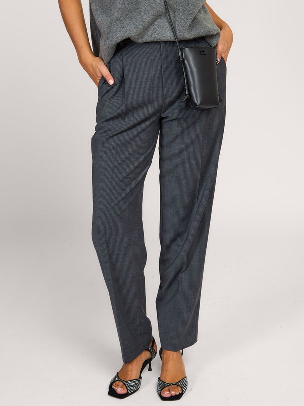 Ontdek de Dude wolmix pantalon met krijtstreep van Vanessa Bruno in de kleur grijs bij Orangebag. Op werkdagen voor 21:45 besteld, morgen in huis.