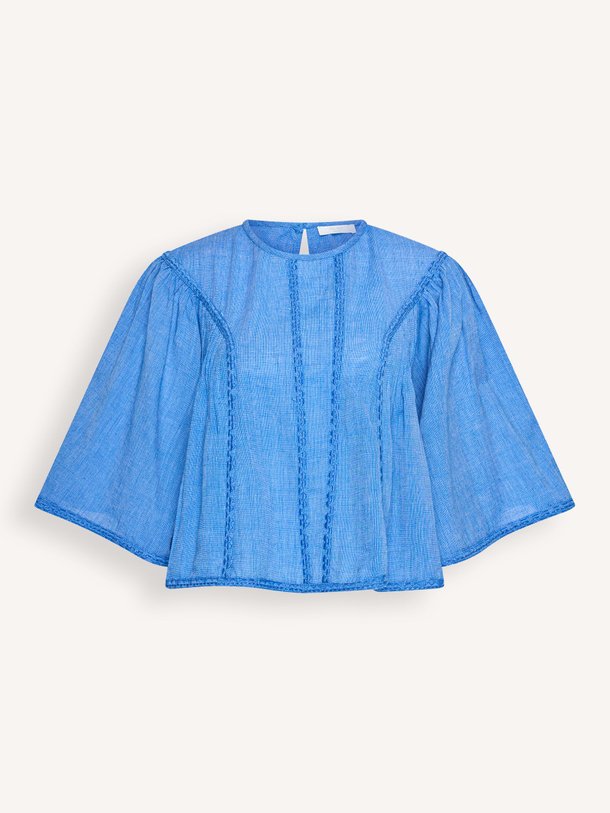 Ontdek de Davin organic cotton top van By-Bar in de kleur Blauw bij Orangebag. Op werkdagen voor 21:45 besteld, morgen in huis.
