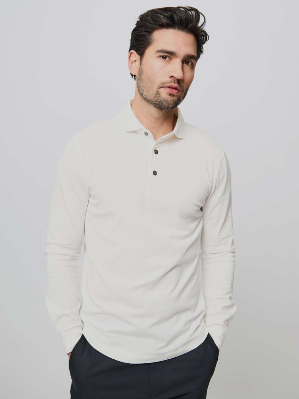 Ontdek de katoenen polo van Profuomo in de kleur off-white bij Orangebag. Op werkdagen voor 21:45 besteld, morgen in huis.