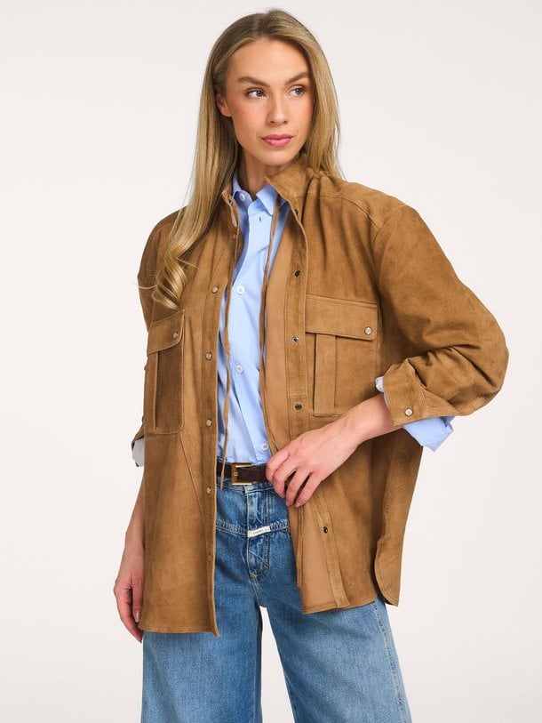 Ontdek de Haya suède overshirt van Alter Ego in de kleur Lichtbruin bij Orangebag. Op werkdagen voor 21:45 besteld, morgen in huis.