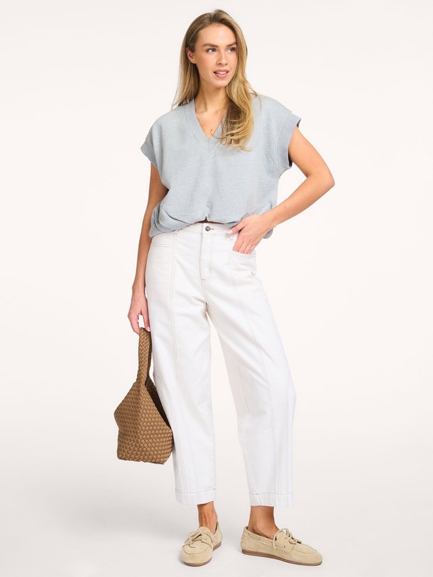 Ontdek de Ola organic cotton top van Alchemist in de kleur Grijs bij Orangebag. Op werkdagen voor 21:45 besteld, morgen in huis.