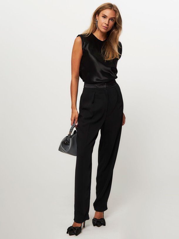 Ontdek de Viscosemix pantalon van forte_forte in de kleur zwart bij Orangebag. Op werkdagen voor 21:45 besteld, morgen in huis.