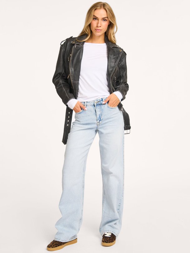 Ontdek de Gilo lederen bikerjack van My Essential Wardrobe in de kleur grijs bij Orangebag. Op werkdagen voor 21:45 besteld, morgen in huis.