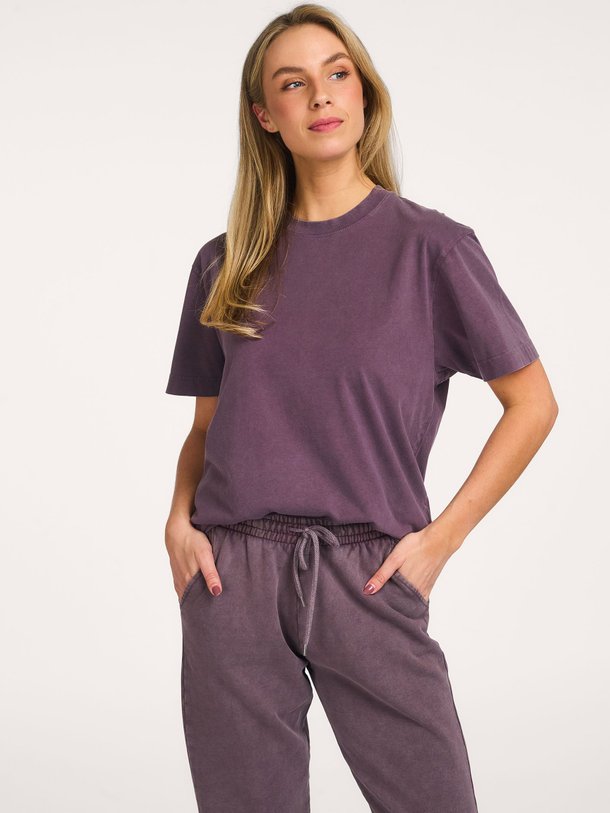 Ontdek de Organic cotton oversized T-shirt van Colorful Standard in de kleur Paars bij Orangebag. Op werkdagen voor 21:45 besteld, morgen in huis.
