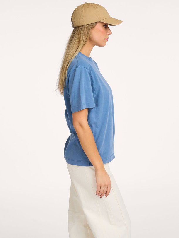Ontdek de Organic cotton oversized T-shirt van Colorful Standard in de kleur Blauw bij Orangebag. Op werkdagen voor 21:45 besteld, morgen in huis.