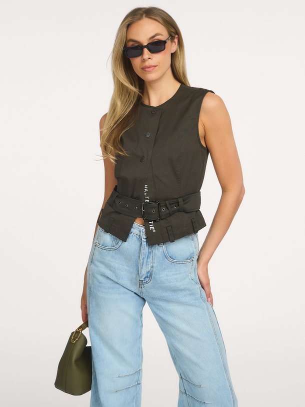 Haute L'Amitié Enya katoenmix gilet - Donkergroen Ontdek de Enya katoenmix gilet van Haute L'Amitié in de kleur Donkergroen bij Orangebag. Op werkdagen voor 21:45 besteld, morgen in huis.