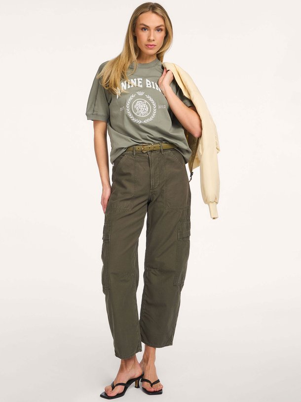 Ontdek de Jaylin, katoenen T-shirt met print van Anine Bing bij Orangebag. Op werkdagen voor 21:45 besteld, morgen in huis.