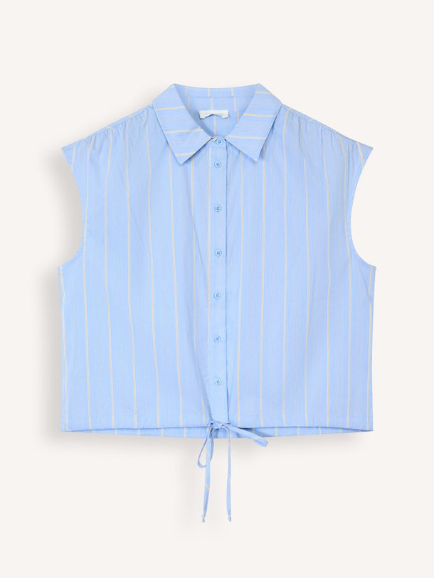 Ontdek de Flora katoenmix blouse van Alchemist in de kleur Lichtblauw bij Orangebag. Op werkdagen voor 21:45 besteld, morgen in huis.