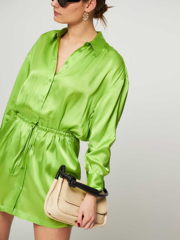 Ontdek de Zijdemix doorknoopjurk van Semicouture in de kleur limegroen bij Orangebag. Op werkdagen voor 21:45 besteld, morgen in huis.