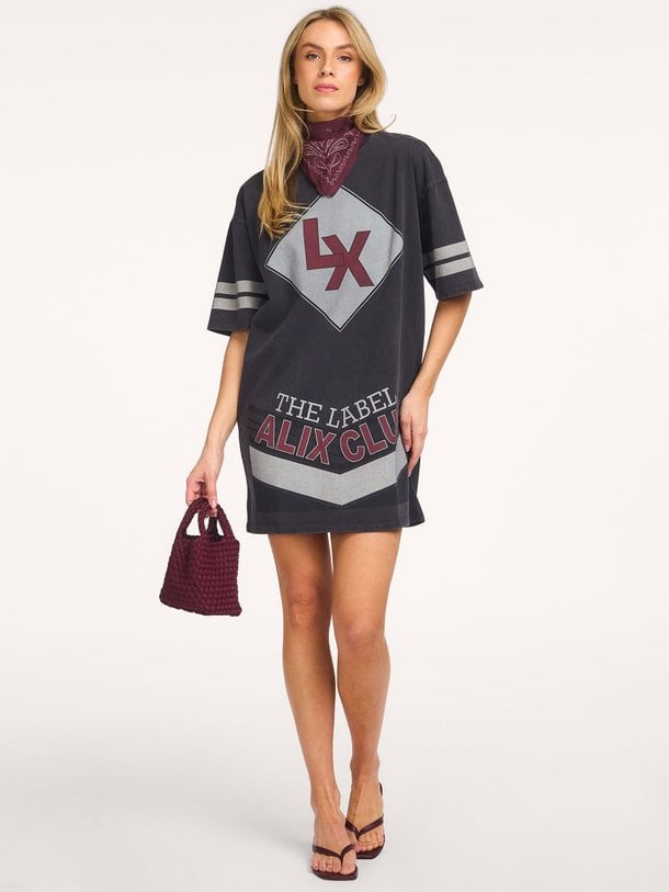 Ontdek de Katoenen T-shirt jurk van Alix The Label bij Orangebag. Op werkdagen voor 21:45 besteld, morgen in huis.