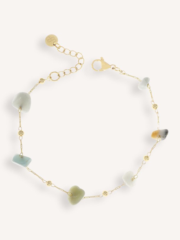 Ontdek de Vergulde armband met steentjes van Ellen Beekmans in de kleur Groen bij Orangebag. Op werkdagen voor 21:45 besteld, morgen in huis.