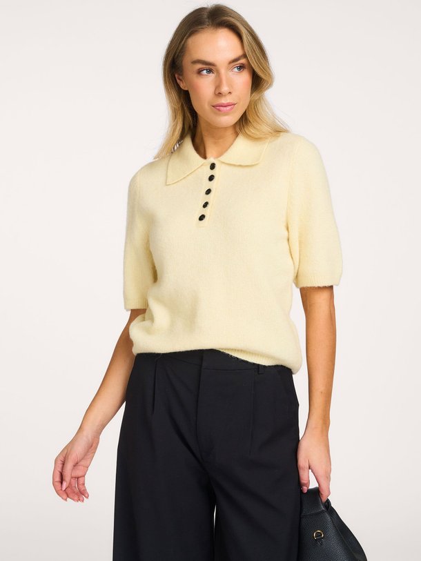 Ontdek de Alpha alpacamix trui van Gestuz in de kleur Lichtgeel bij Orangebag. Op werkdagen voor 21:45 besteld, morgen in huis.