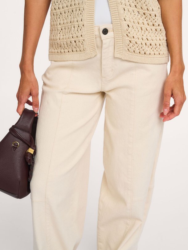Ontdek de Unika high waist barrel fit jeans van Modstrom in de kleur Zand bij Orangebag. Op werkdagen voor 21:45 besteld, morgen in huis.