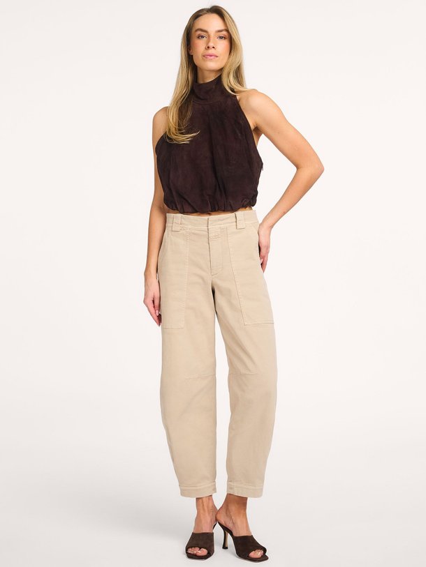 Ontdek de Naomi suède haltertop van Alter Ego in de kleur Donkerbruin bij Orangebag. Op werkdagen voor 21:45 besteld, morgen in huis.