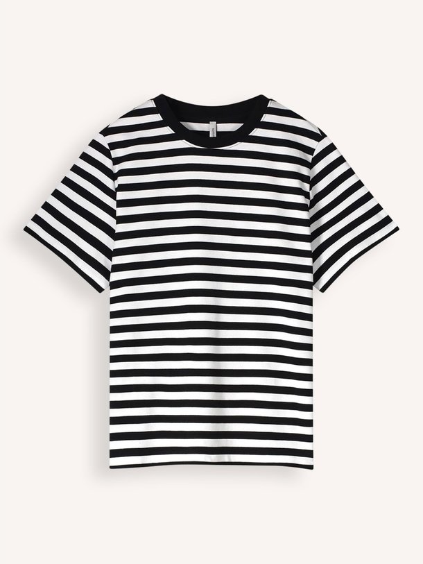 Ontdek de Lyon katoenen T-shirt met gestreept dessin van Summum in de kleur donkerblauw bij Orangebag. Op werkdagen voor 21:45 besteld, morgen in huis.