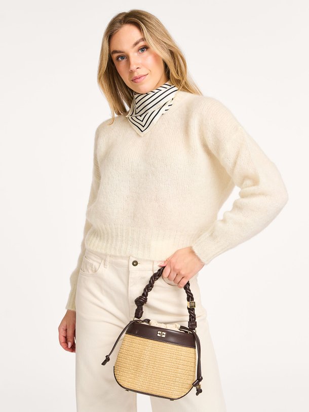 Ontdek de Sonny mohairmix trui met lurex van By-Bar in de kleur off-white bij Orangebag. Op werkdagen voor 21:45 besteld, morgen in huis.