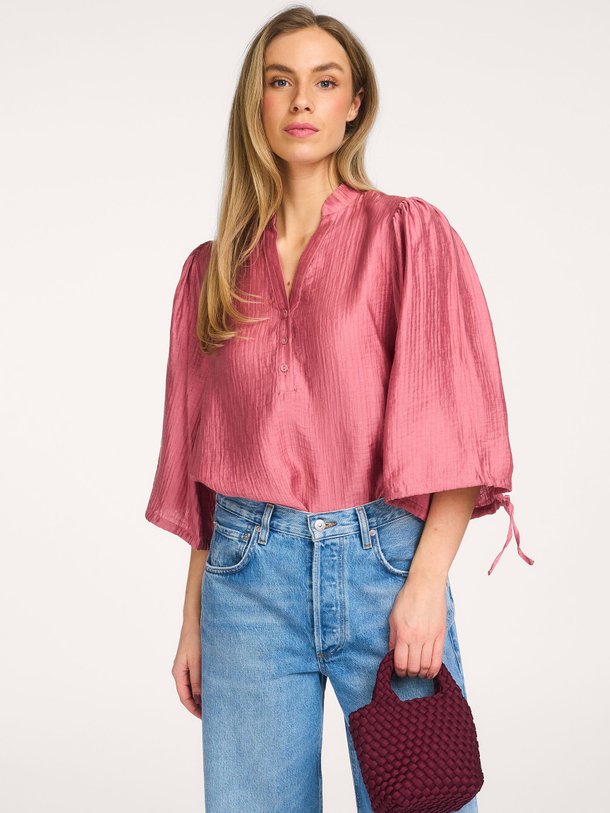 Ontdek de Dahlia viscosemix top van Aaiko in de kleur Roze bij Orangebag. Op werkdagen voor 21:45 besteld, morgen in huis.