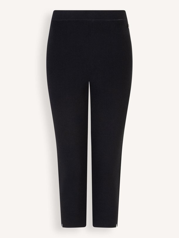 Ontdek de Icony viscosemix capri legging van Dante 6 in de kleur Zwart bij Orangebag. Op werkdagen voor 21:45 besteld, morgen in huis.