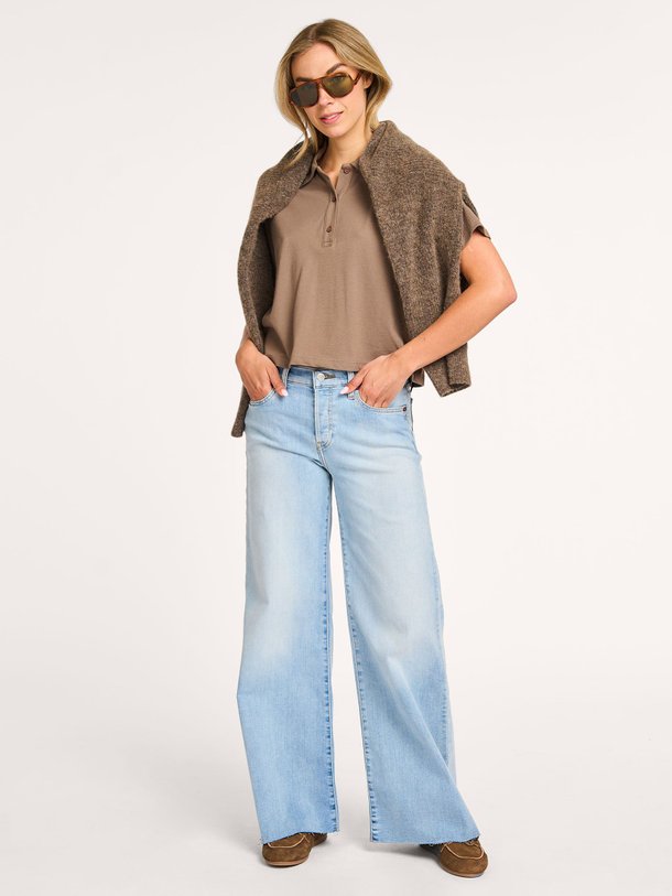 Ontdek de Mid waist flared fit jeans van Re/Done in de kleur lichtblauw bij Orangebag. Op werkdagen voor 21:45 besteld, morgen in huis.