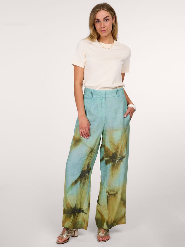 Ontdek de Bedulis linnen broek met print van Mes Demoiselles in de kleur turquoise bij Orangebag. Op werkdagen voor 21:45 besteld, morgen in huis.