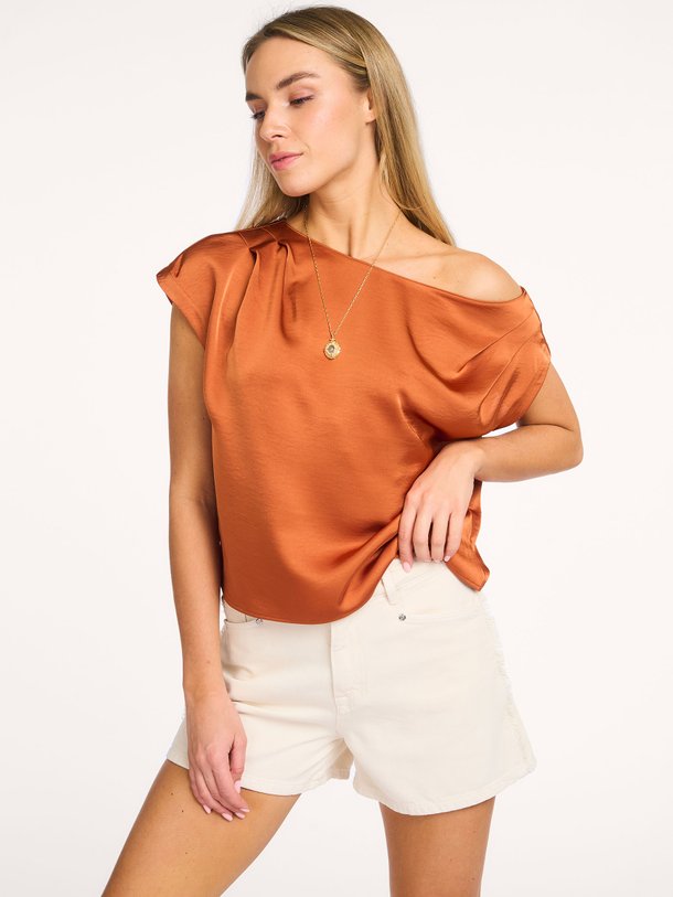 Ontdek de Roam geweven satijnlook top van Dante 6 in de kleur Oranje bij Orangebag. Op werkdagen voor 21:45 besteld, morgen in huis.