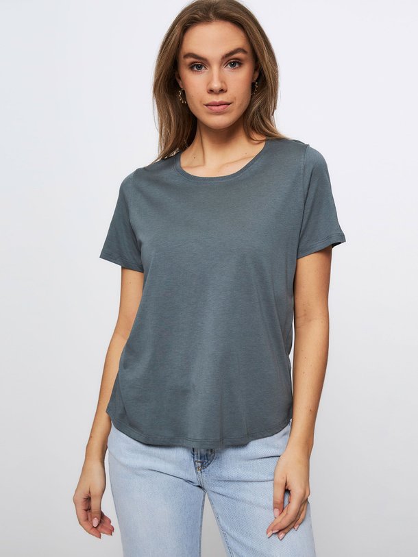 Ontdek de M296 Lyocell/katoenmix slub T-shirt van Majestic Filatures in de kleur blauwgrijs bij Orangebag. Op werkdagen voor 21:45 besteld, morgen in huis.