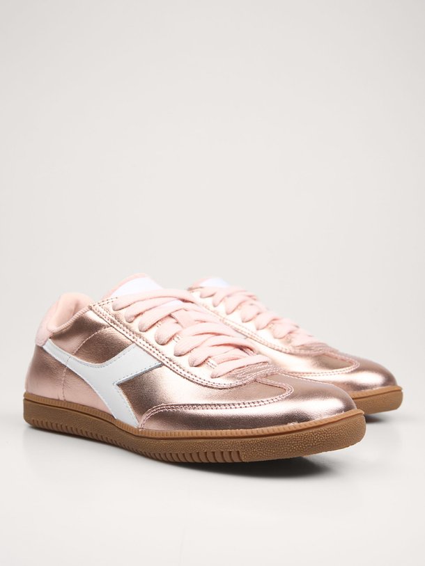 Ontdek de Trainer lederen metallic sneakers van Diadora in de kleur roze bij Orangebag. Op werkdagen voor 21:45 besteld, morgen in huis.