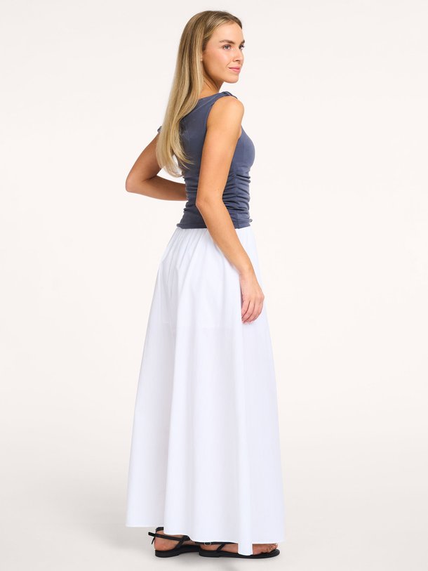 Ontdek de Satina organic cotton rok van Samsoe Samsoe in de kleur Wit bij Orangebag. Op werkdagen voor 21:45 besteld, morgen in huis.