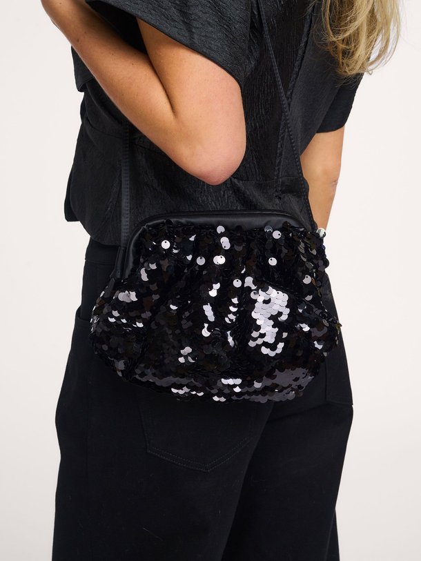 Ontdek de Fairy geweven crossbody tas met pailletten van Becksondergaard in de kleur Zwart bij Orangebag. Op werkdagen voor 21:45 besteld, morgen in huis.